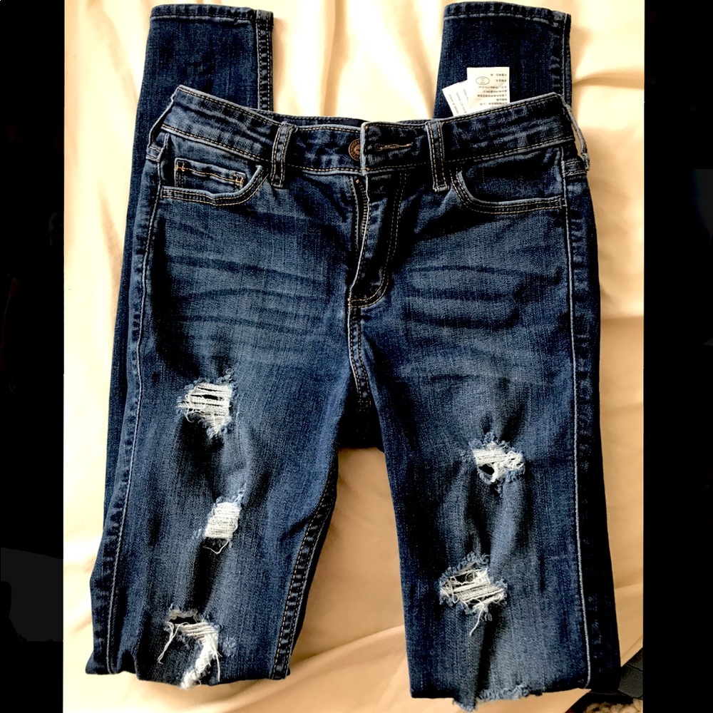 Hollister ripped skinny jeans